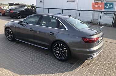 Седан Audi A4 2022 в 