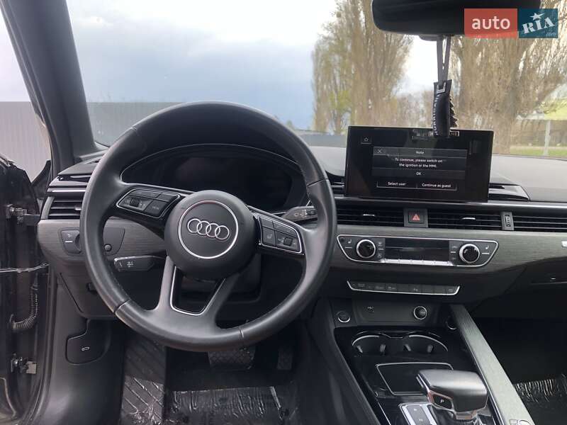 Седан Audi A4 2022 в Киеве