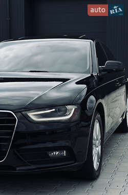 Седан Audi A4 2012 в 