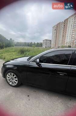 Седан Audi A4 2012 в 