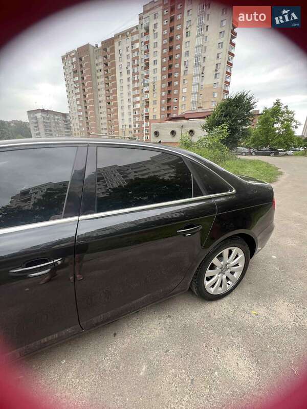 Седан Audi A4 2012 в Львове