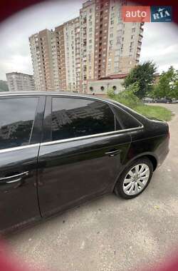 Седан Audi A4 2012 в 