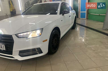 Седан Audi A4 2018 в 