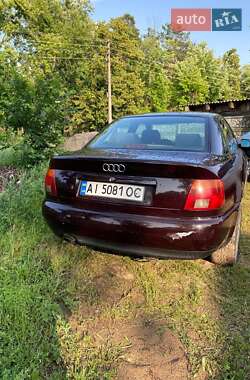 Седан Audi A4 1996 в Десне