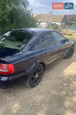 Седан Audi A4 1999 в 