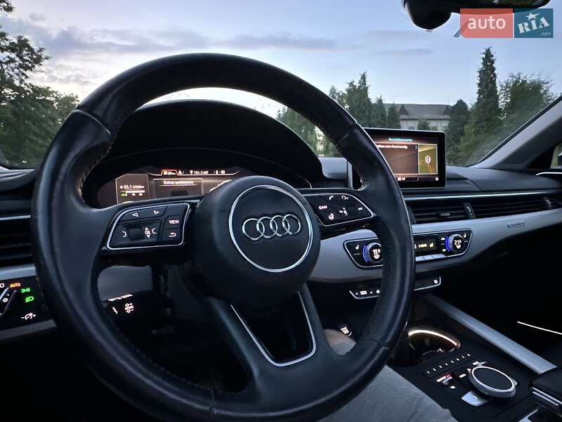 Седан Audi A4 2016 в Львове