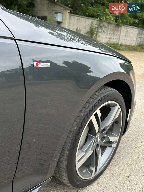 Седан Audi A4 2016 в Львове
