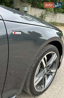 Седан Audi A4 2016 в 