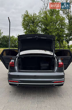 Седан Audi A4 2019 в 