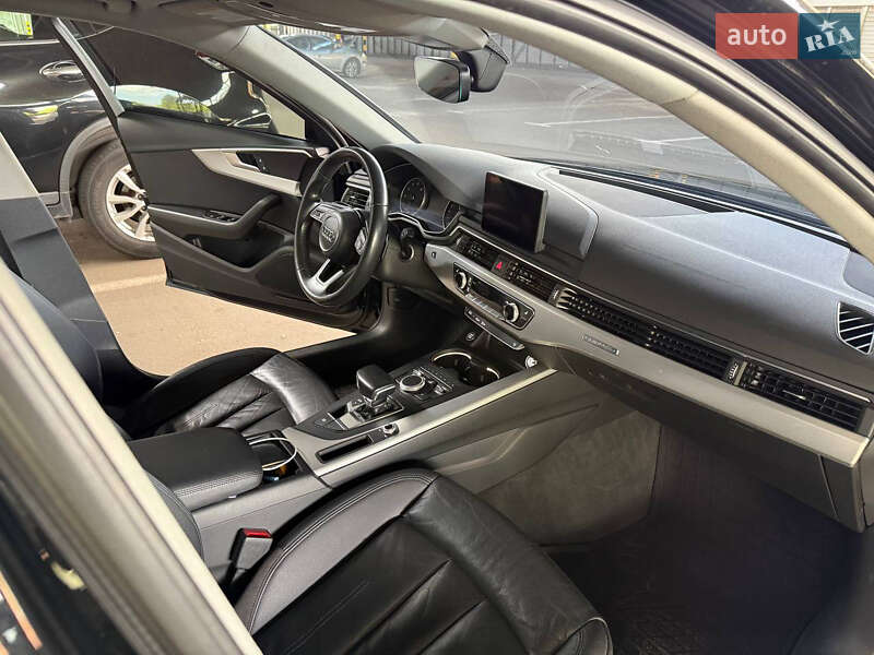 Седан Audi A4 2017 в Киеве