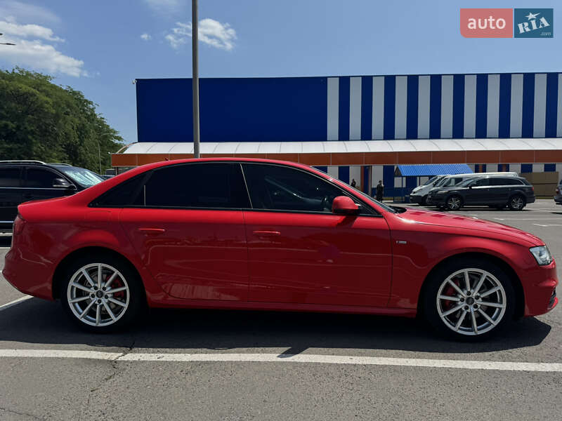 Седан Audi A4 2015 в Южному