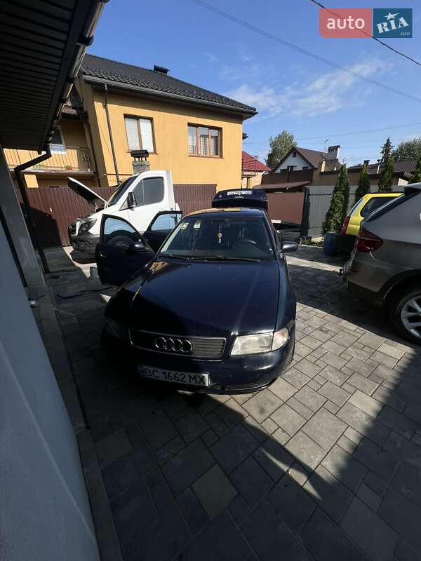 Седан Audi A4 1996 в Львове