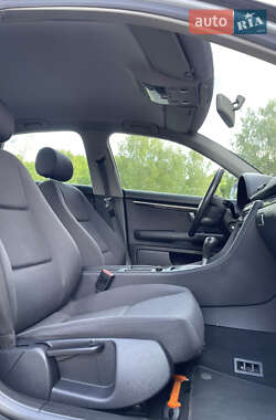 Седан Audi A4 2004 в 