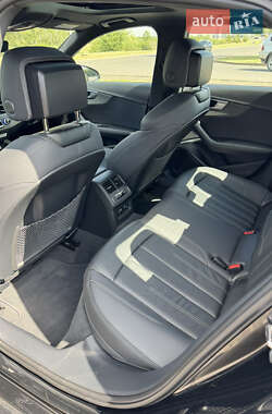 Седан Audi A4 2022 в 