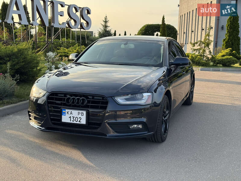 Седан Audi A4 2012 в Киеве