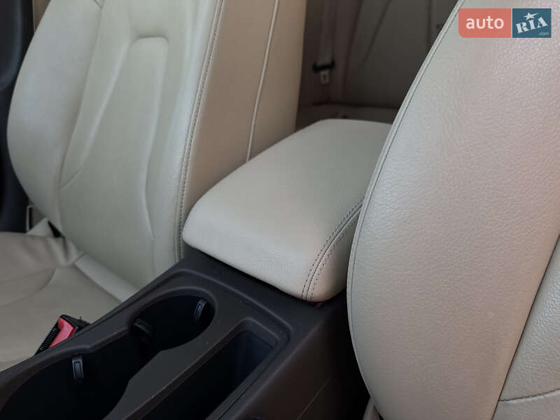 Седан Audi A4 2012 в Киеве