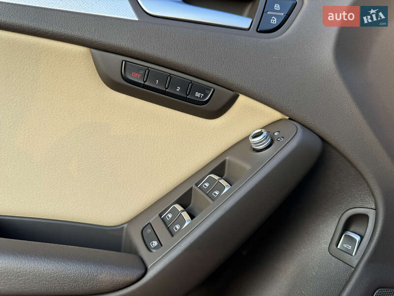 Седан Audi A4 2012 в Киеве