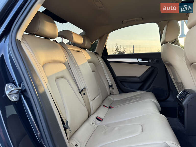 Седан Audi A4 2012 в Киеве