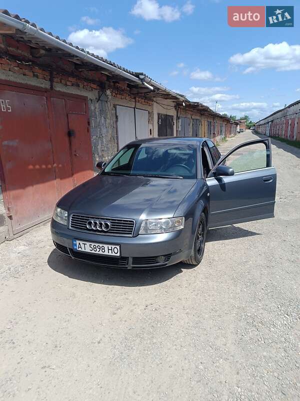 Седан Audi A4 2002 в 