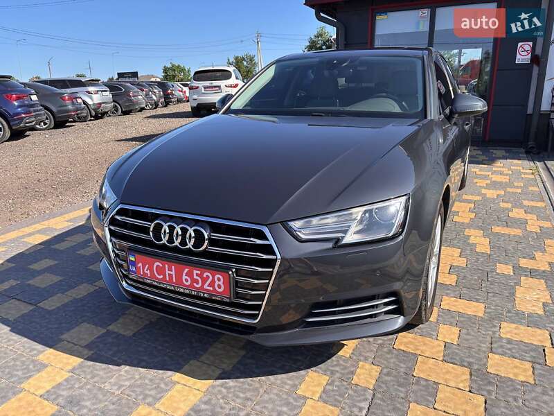 Седан Audi A4 2017 в Львове