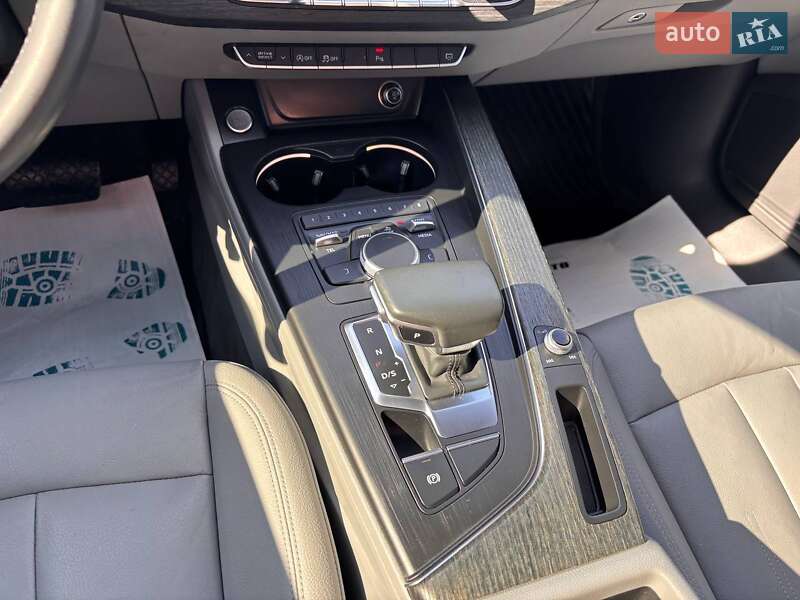 Седан Audi A4 2017 в Львове