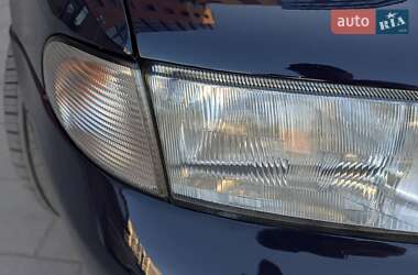 Седан Audi A4 1996 в 