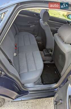 Седан Audi A4 1996 в 