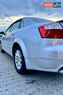 Седан Audi A4 2004 в 