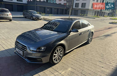 Седан Audi A4 2015 в Ивано-Франковске