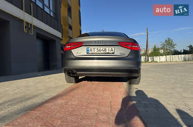 Седан Audi A4 2015 в 