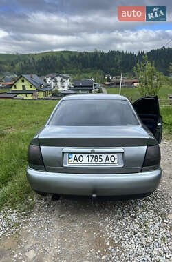 Седан Audi A4 1998 в 