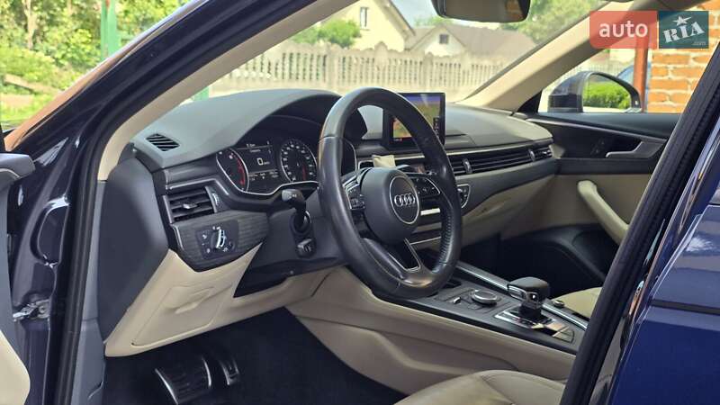Седан Audi A4 2016 в Львове