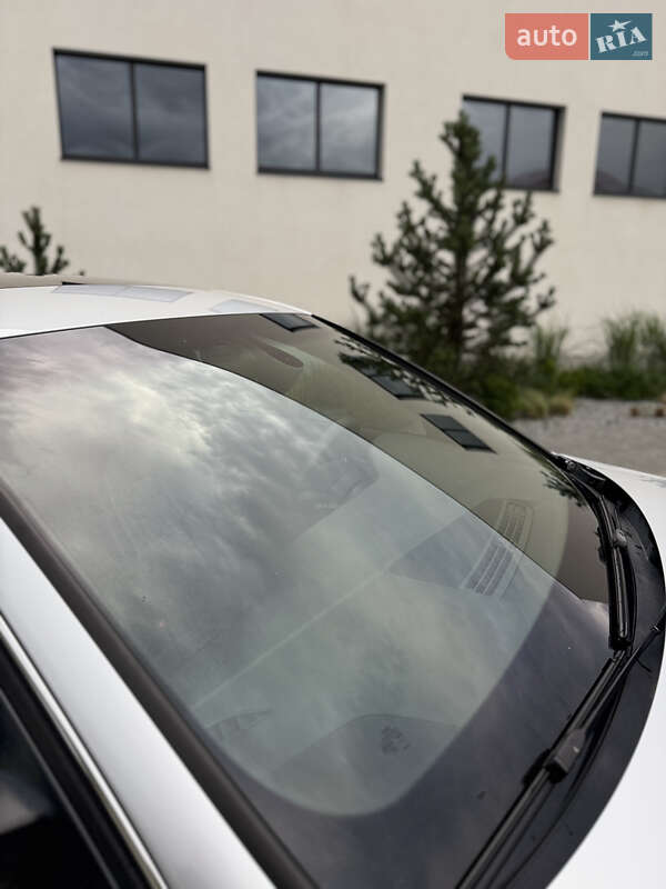 Седан Audi A4 2013 в Луцке