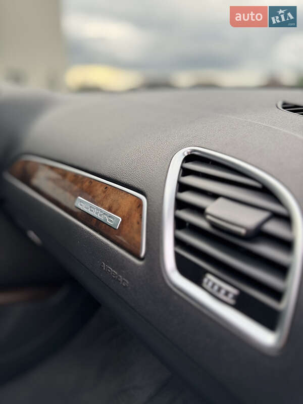 Седан Audi A4 2013 в Луцке