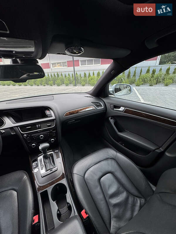 Седан Audi A4 2013 в Луцке