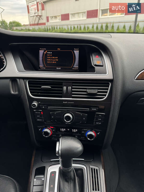 Седан Audi A4 2013 в Луцке