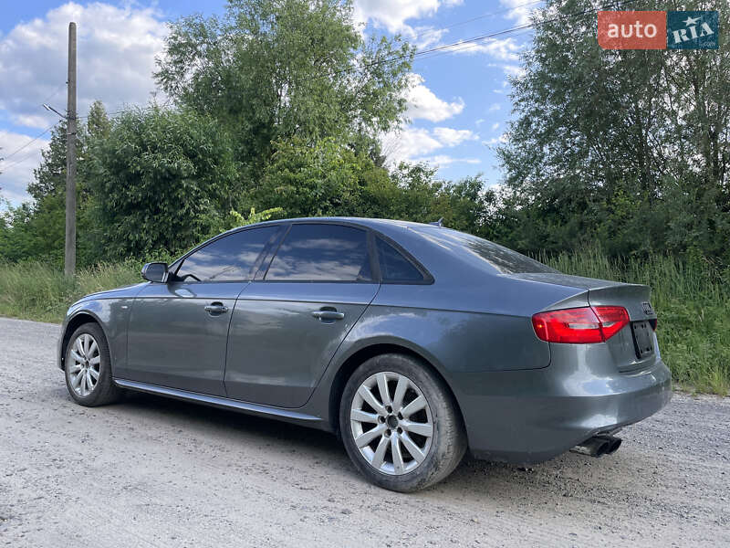 Седан Audi A4 2015 в Яворові
