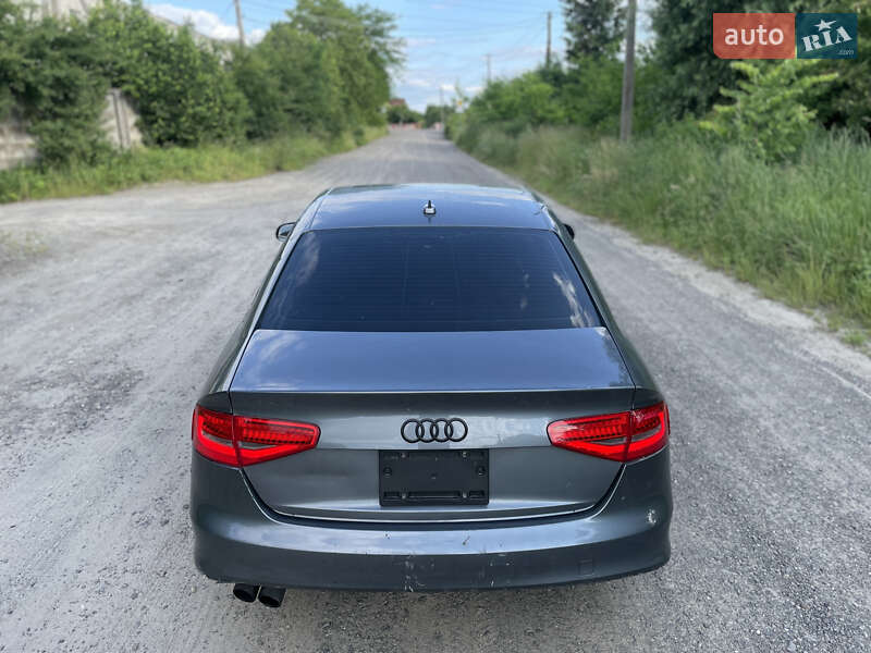 Седан Audi A4 2015 в Яворові