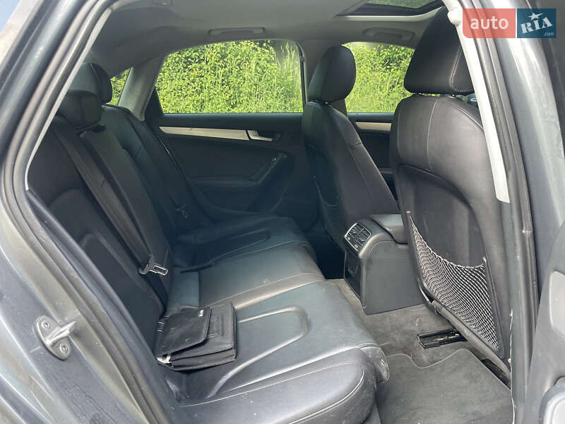 Седан Audi A4 2015 в Яворове