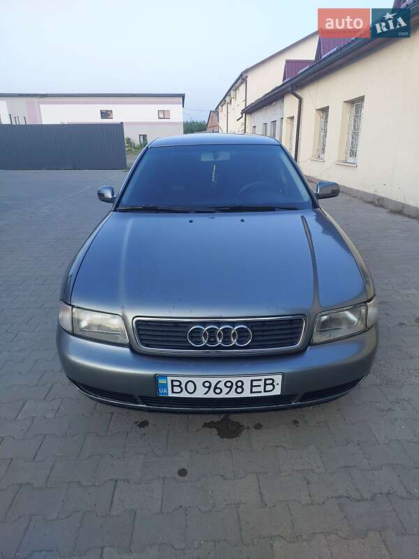 Седан Audi A4 1995 в 
