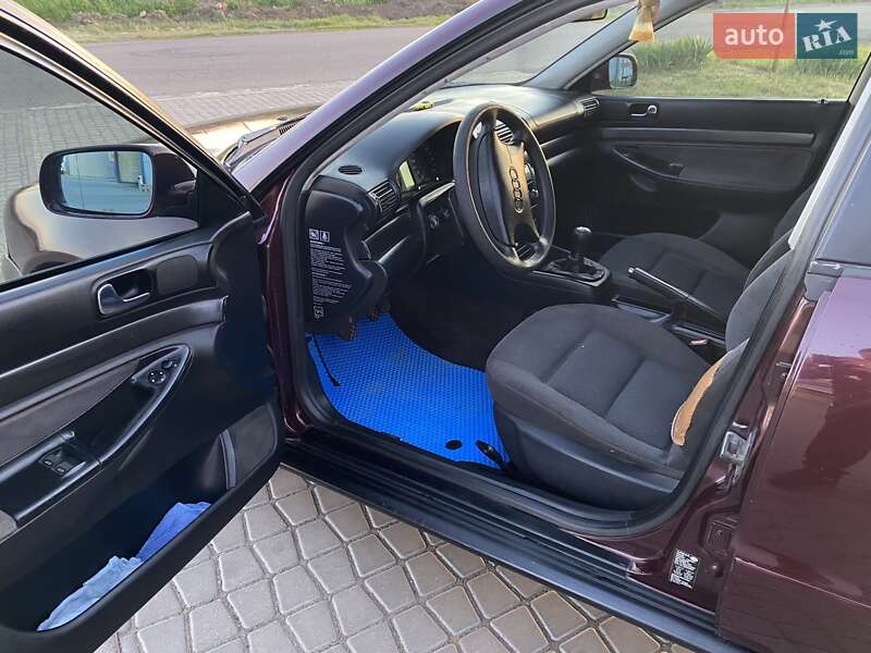 Седан Audi A4 1995 в Раздельной фото 4 Седан Audi A4 1995 в Раздельной