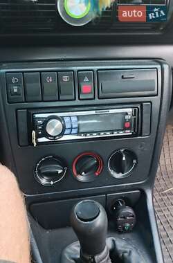 Седан Audi A4 1996 в 