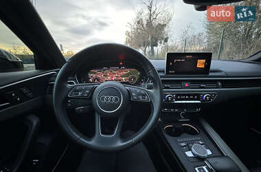 Седан Audi A4 2018 в 
