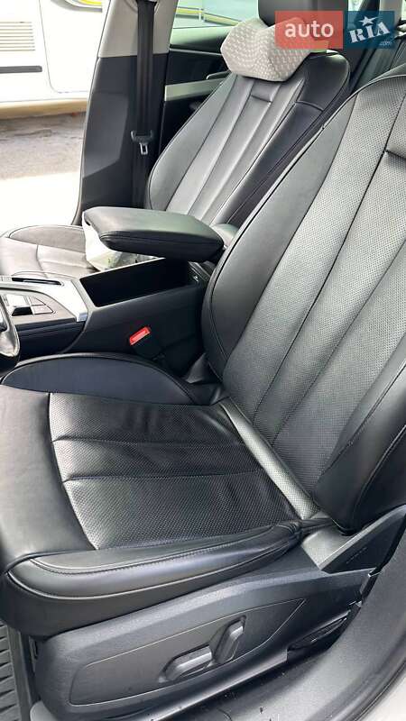 Седан Audi A4 2016 в Одессе