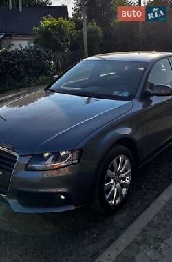 Седан Audi A4 2012 в 
