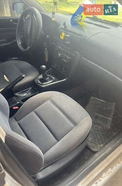 Седан Audi A4 1995 в 