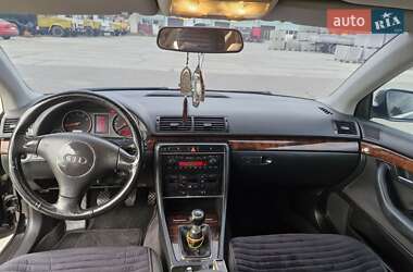 Седан Audi A4 2001 в 