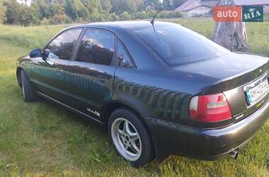 Седан Audi A4 1998 в 