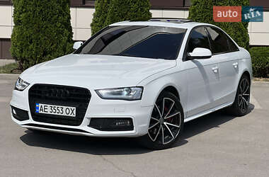 Седан Audi A4 2015 в 