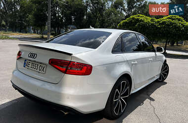 Седан Audi A4 2015 в 